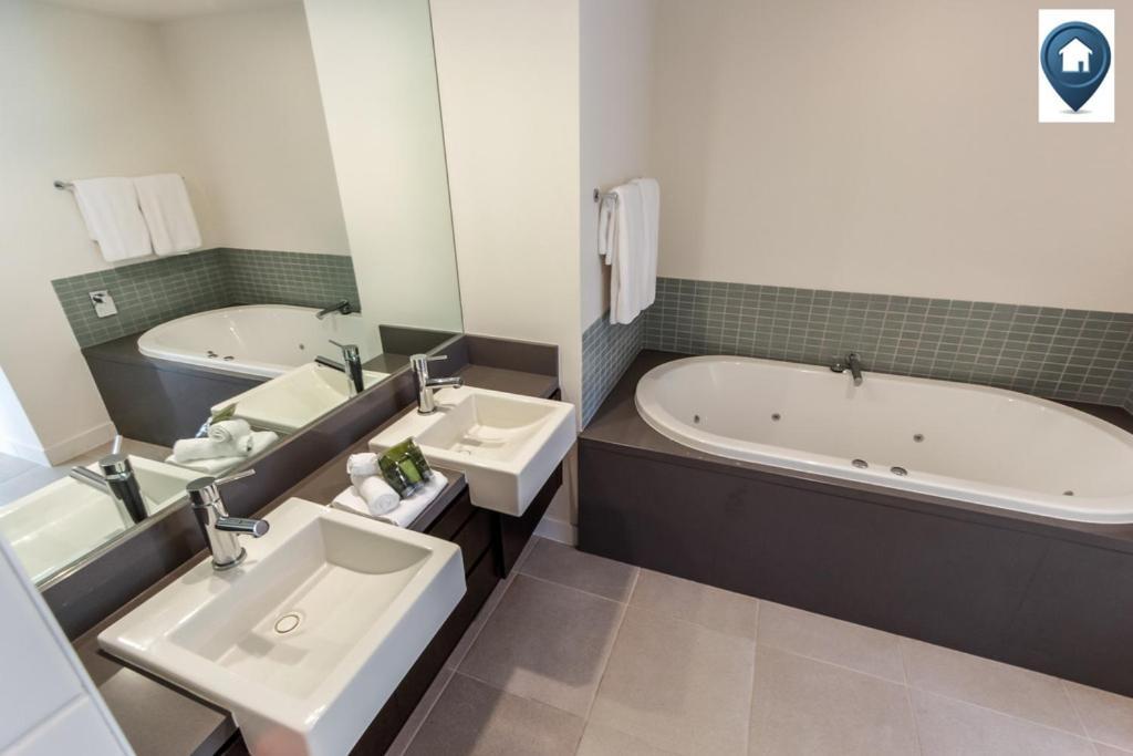Port Douglas Private Apartments In Temple Екстериор снимка